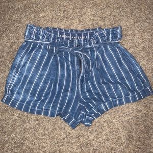 🌟american eagle striped shorts